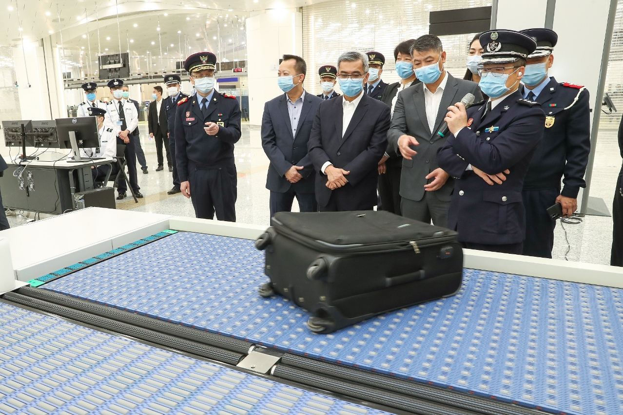 澳門保安司司長視察橫琴口岸澳方口岸區